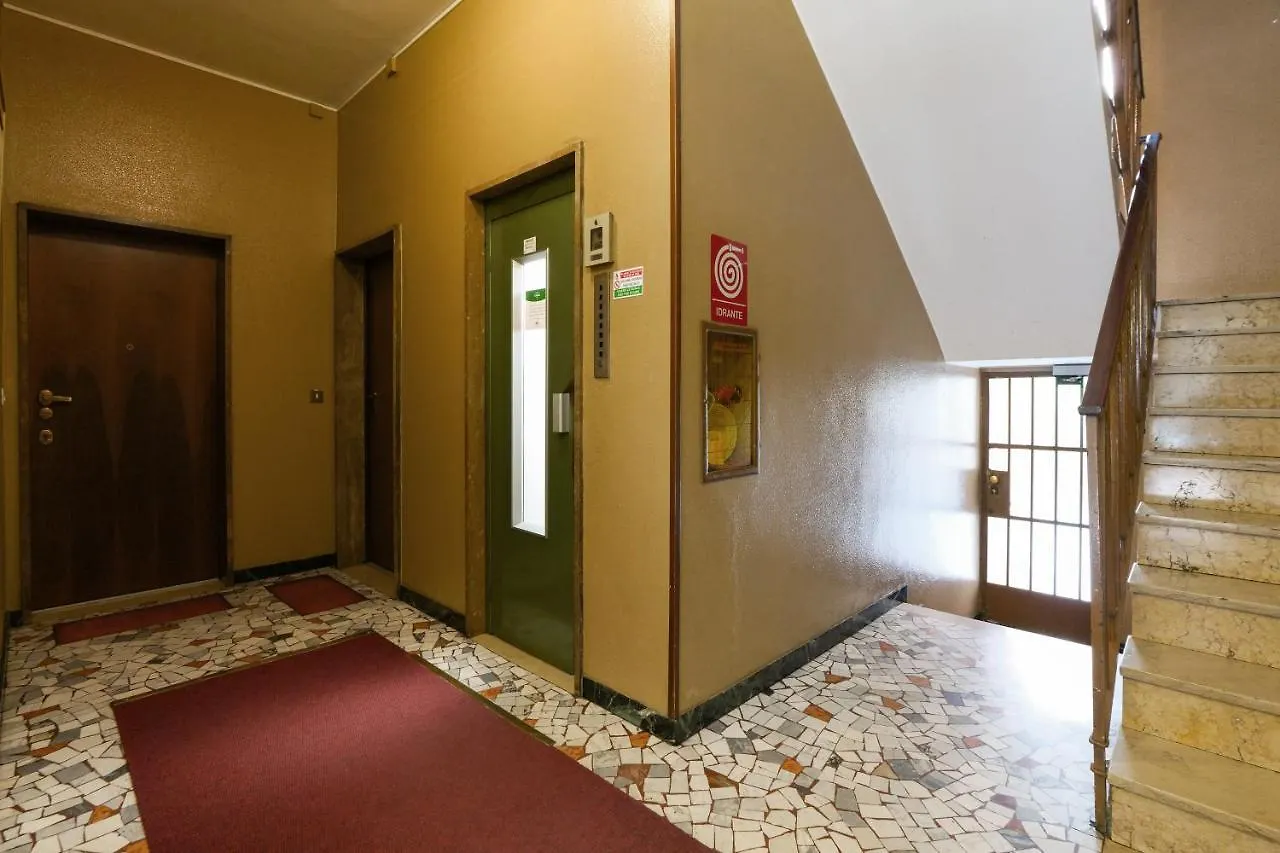 Apartamento Primopiano - Carlone Milán 0*,  Italia